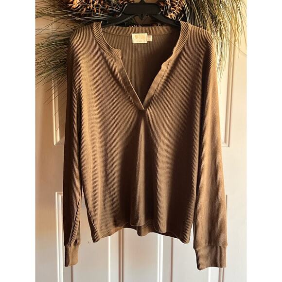 Nation Limited Oversized Long Sleeved V neck Danna Ribbed Top Revolve br… - Picture 6 of 9